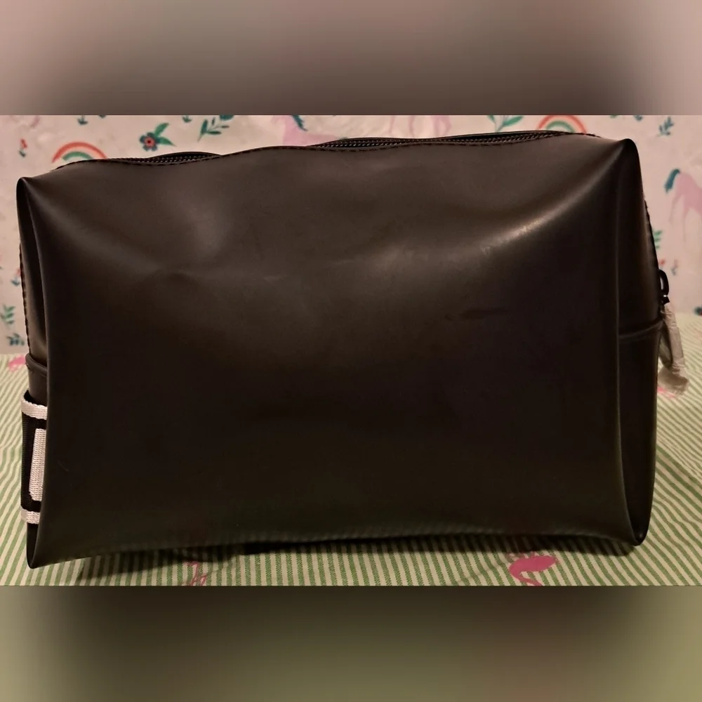 NWT UGG Black Rubber Waterproof Cosmetic Makeup Beauty Unisex Travel Pouch Bag